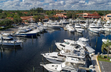 HMY Yachts at Soverel Harbour Marina