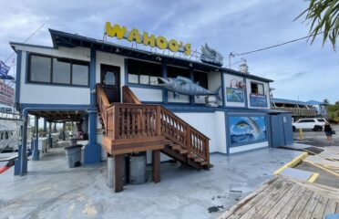 Wahoos Bar & Grill