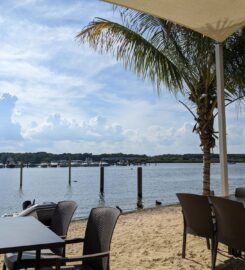 Bowleys On The Bay