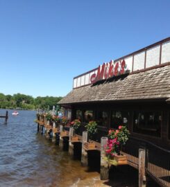 Mikes Restaurant & Crabhouse – Riva